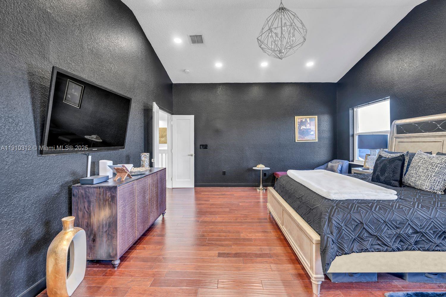 TOWNGATE - Residential