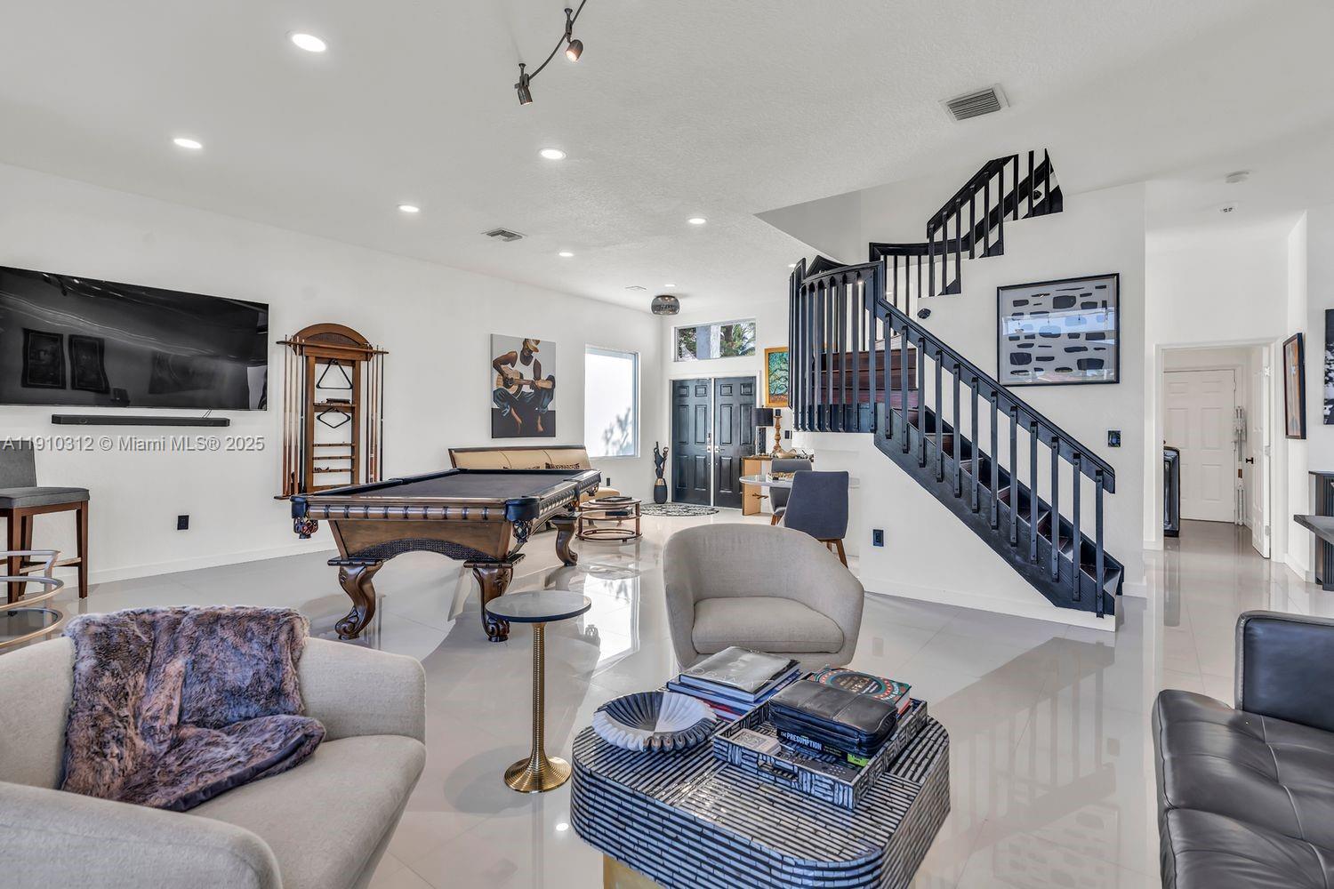 TOWNGATE - Residential