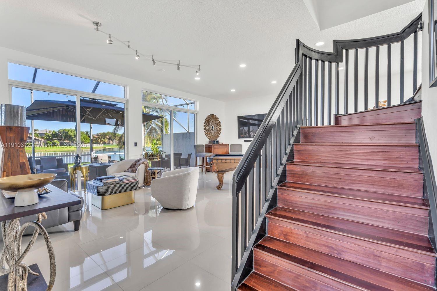 TOWNGATE - Residential