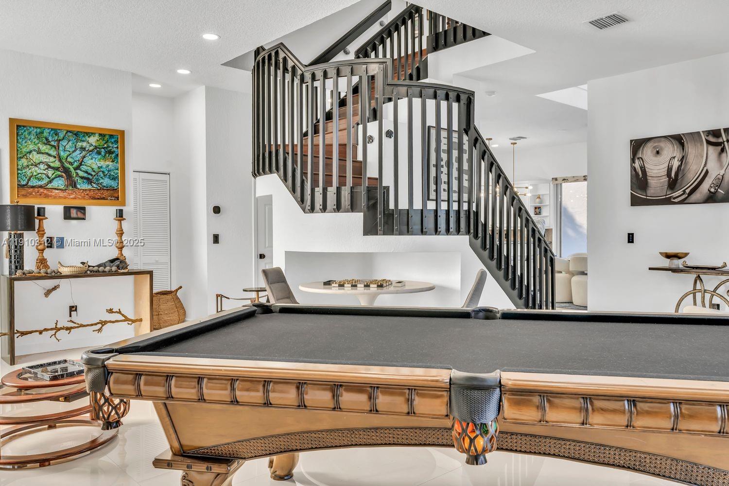 TOWNGATE - Residential