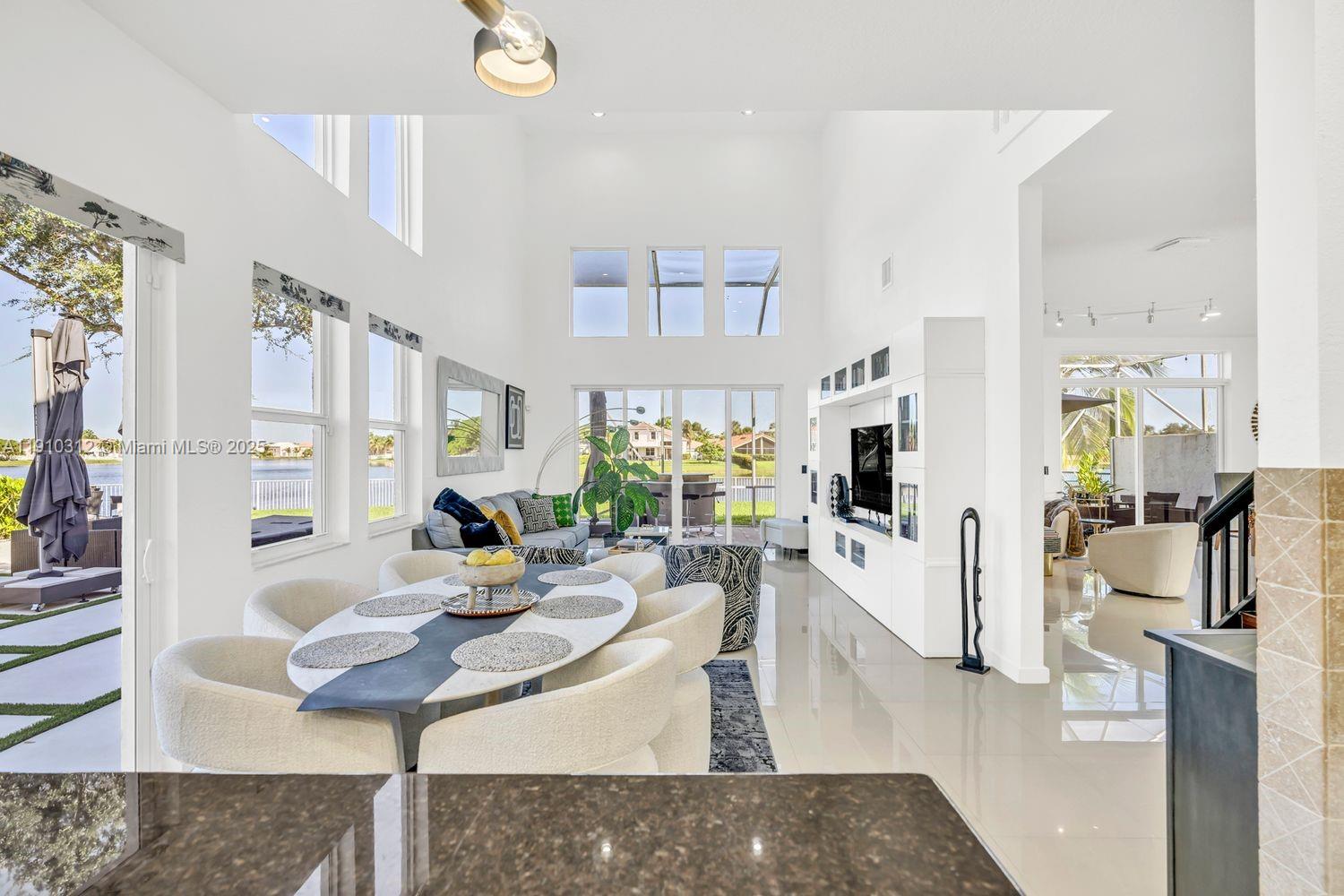 TOWNGATE - Residential