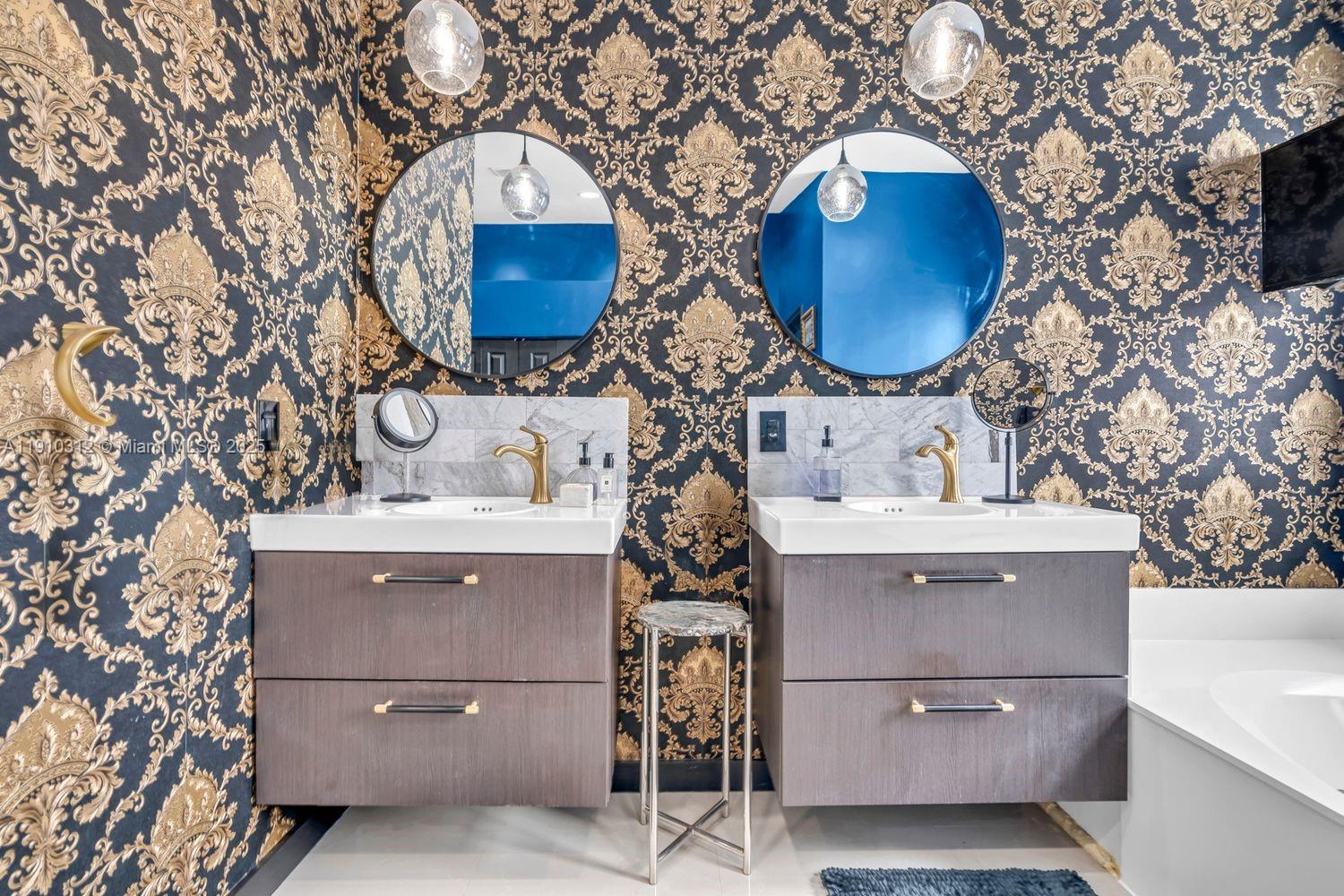 TOWNGATE - Residential