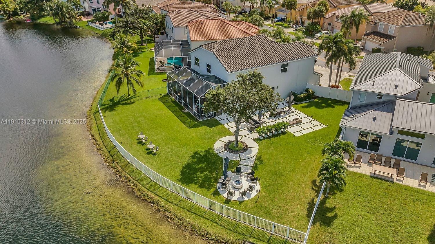 TOWNGATE - Residential