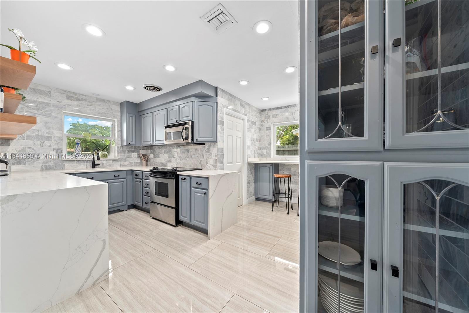 817 NW 30th St