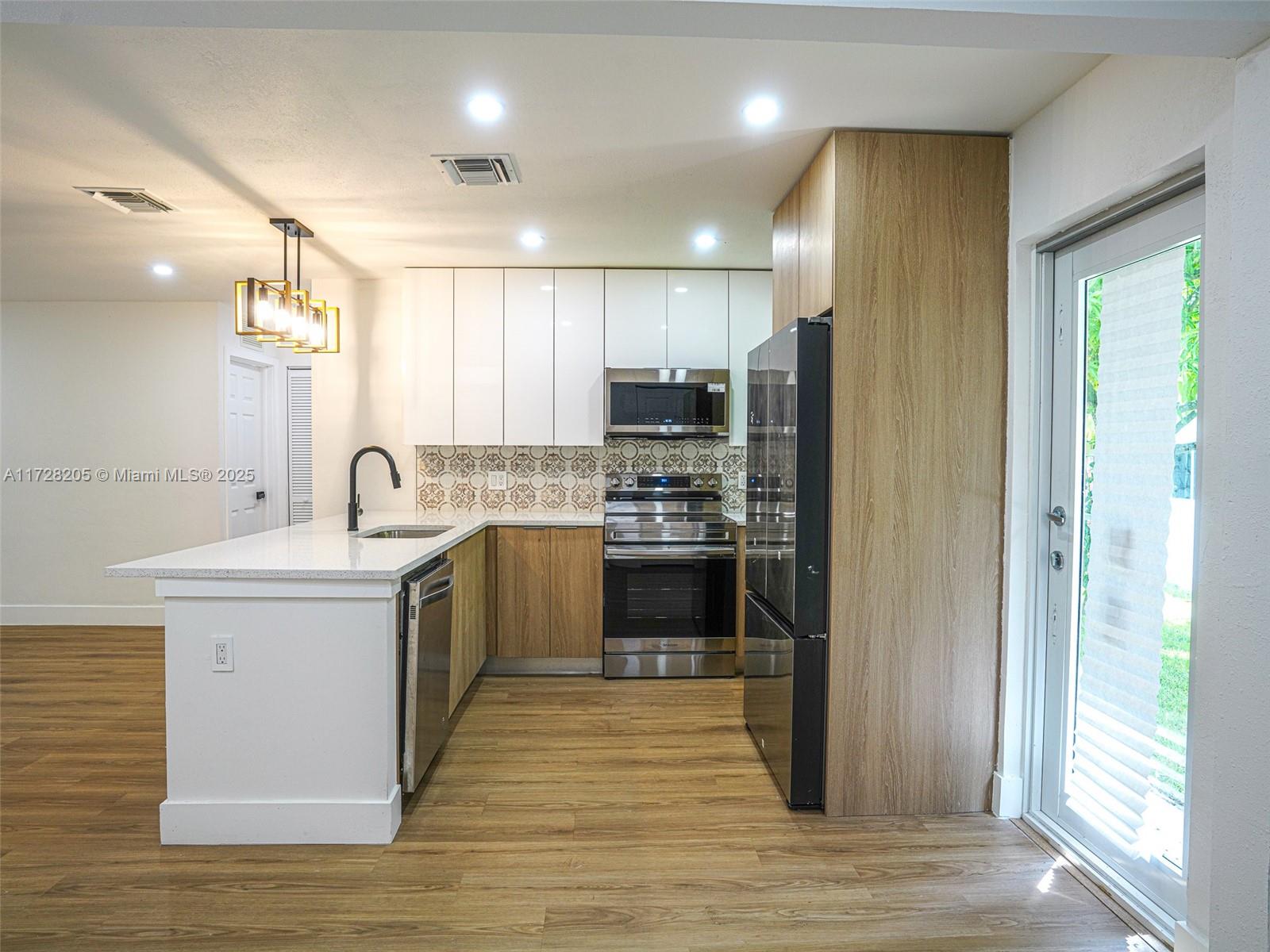 TRIANGLE ADD TO POMPANO - Residential