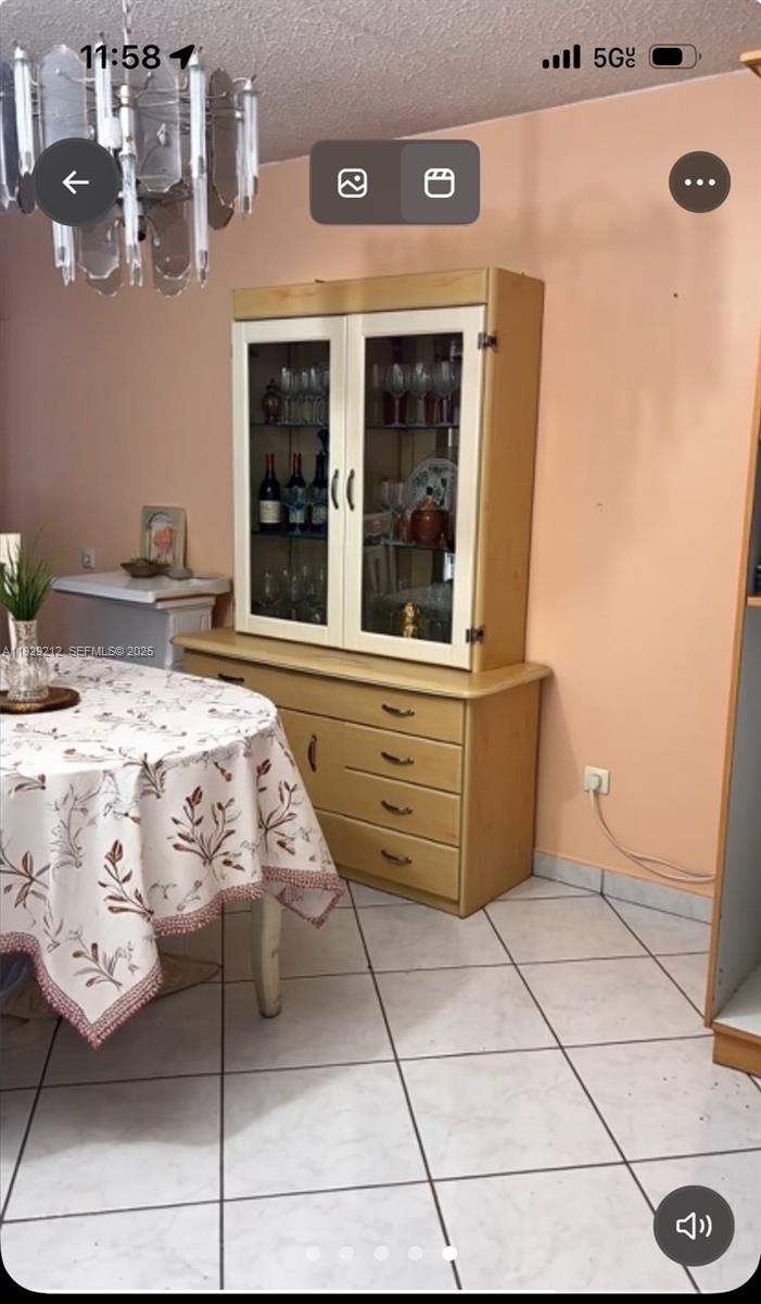 GOLDEN GATE CONDO PHASE I - Residential Lease