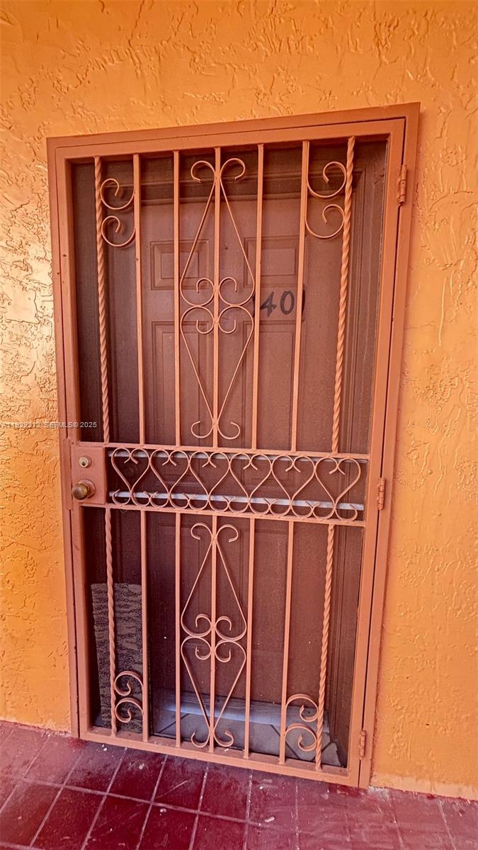 GOLDEN GATE CONDO PHASE I - Residential Lease