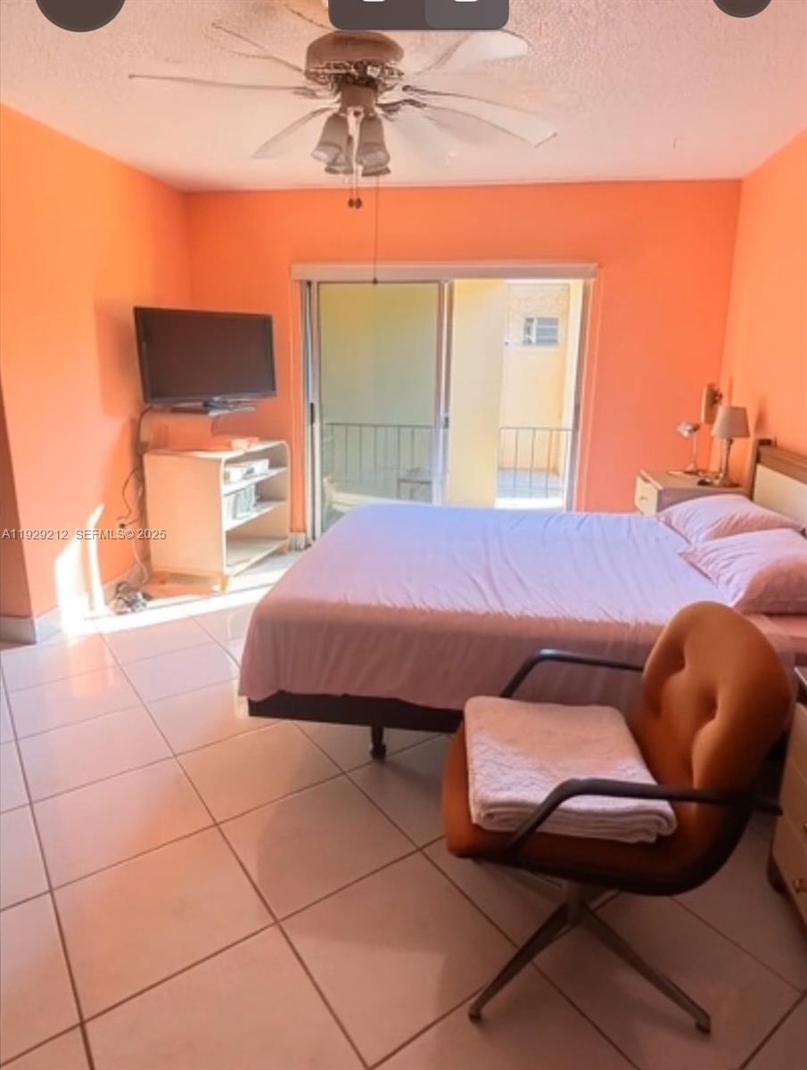 GOLDEN GATE CONDO PHASE I - Residential Lease