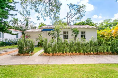 Single Family Residence in Coral Gables FL 841 Alberca St St.jpg
