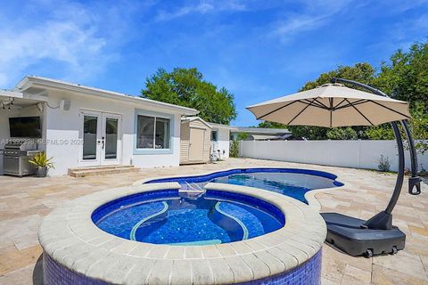 Photo of 30 Bentley Dr, Miami Springs, FL 33166 (MLS # A11992398)