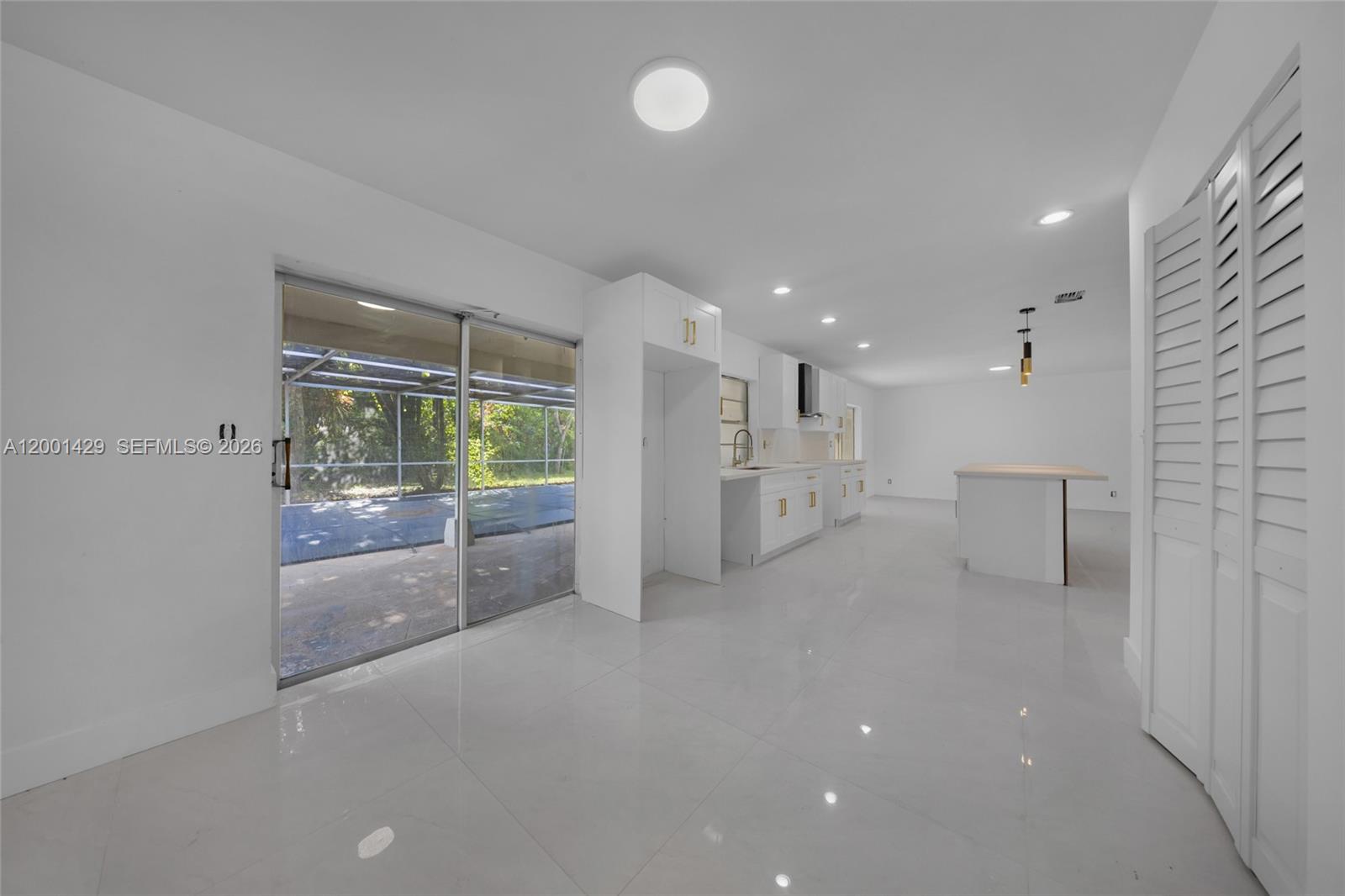 MIRROR LAKE ESTATES SEC S - Residential