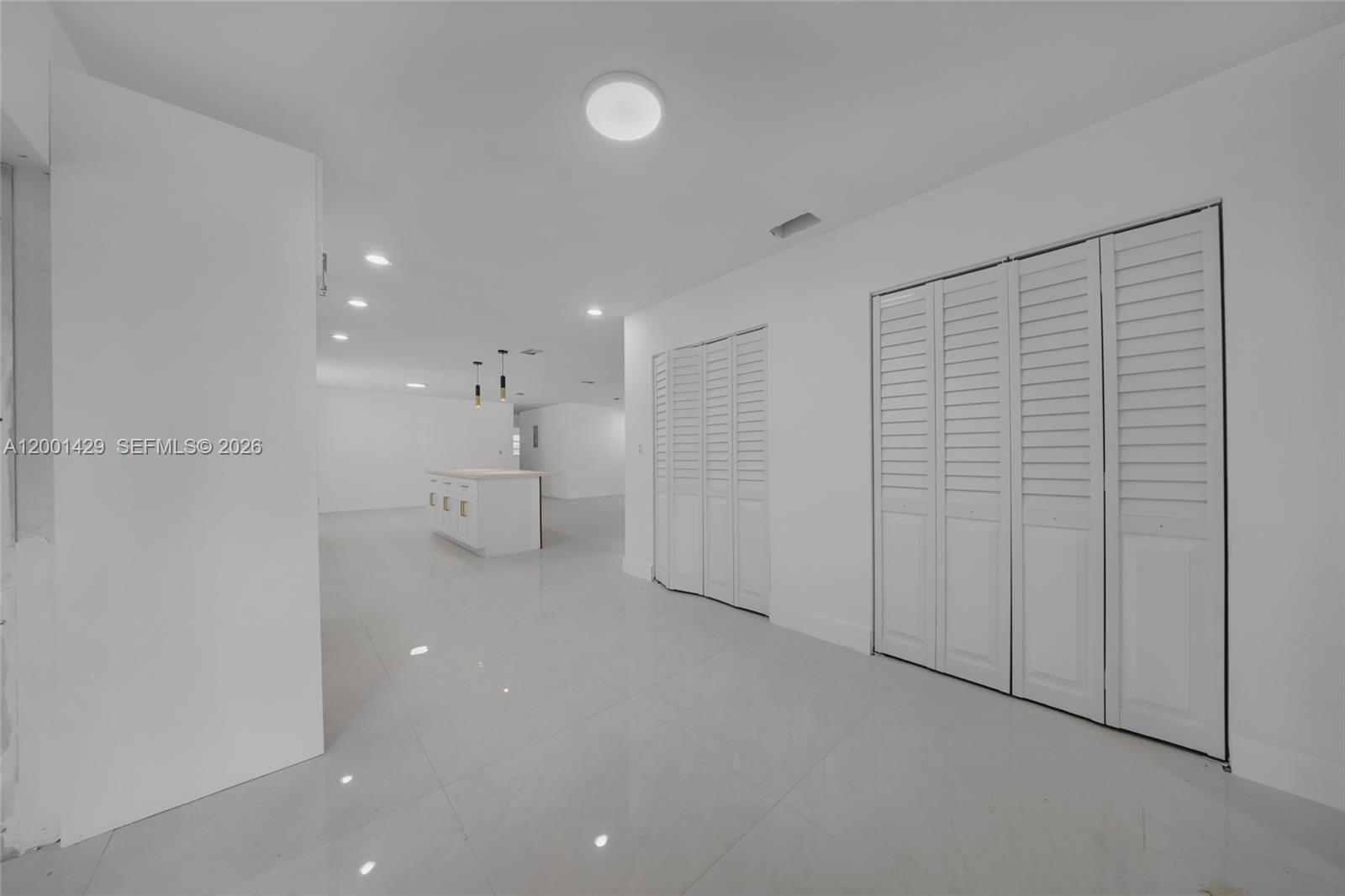 MIRROR LAKE ESTATES SEC S - Residential