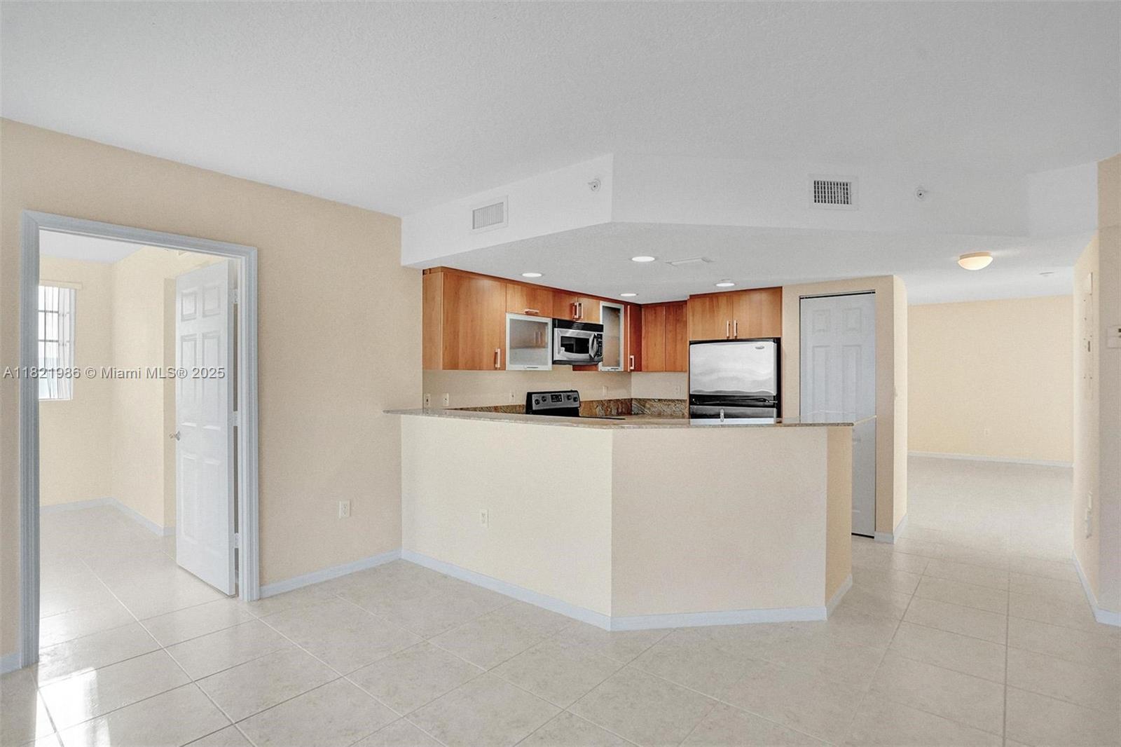 201 Golden Isles Dr 507