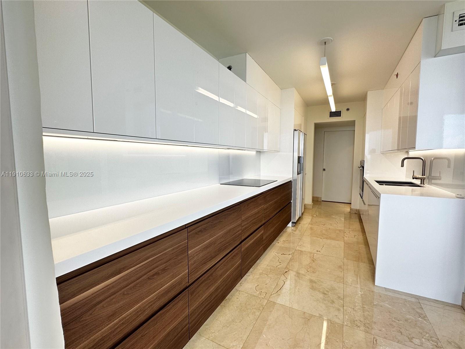 ST TROPEZ OCEAN CONDO - Residential Lease