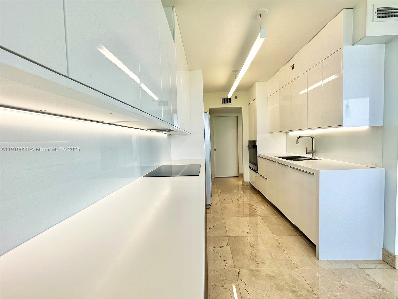 ST TROPEZ OCEAN CONDO - Residential Lease