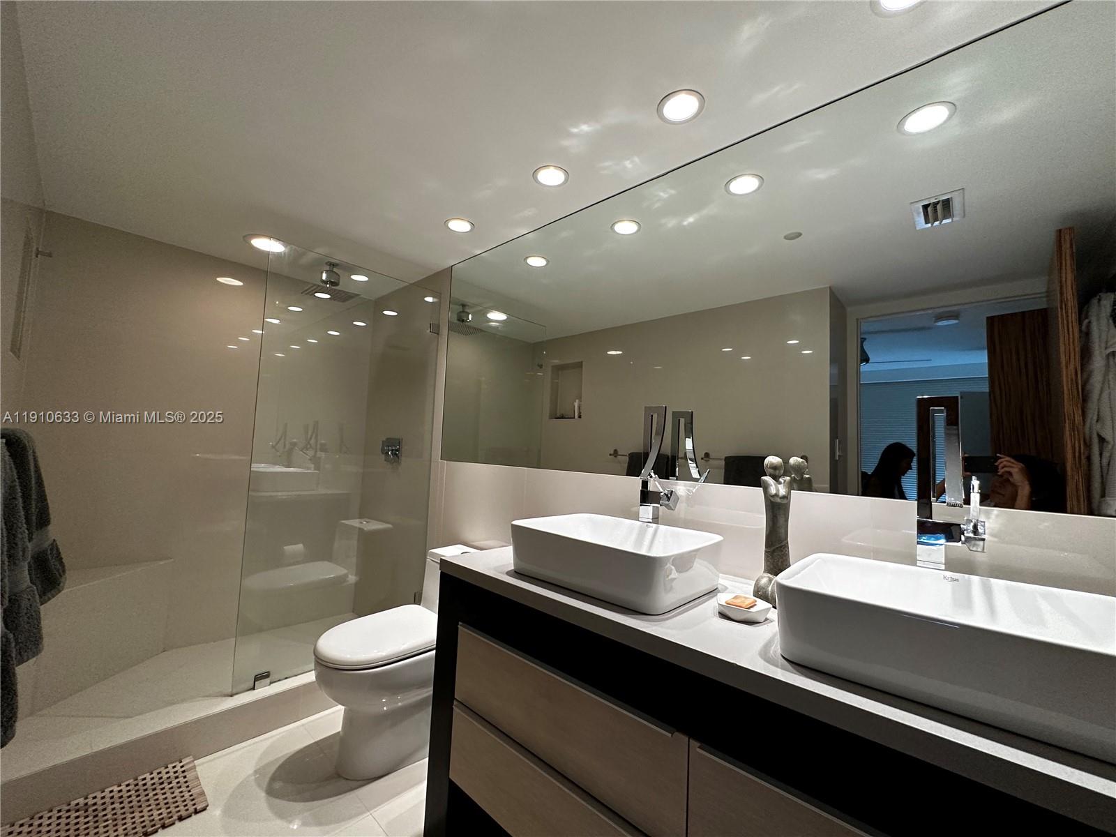 ST TROPEZ OCEAN CONDO - Residential Lease