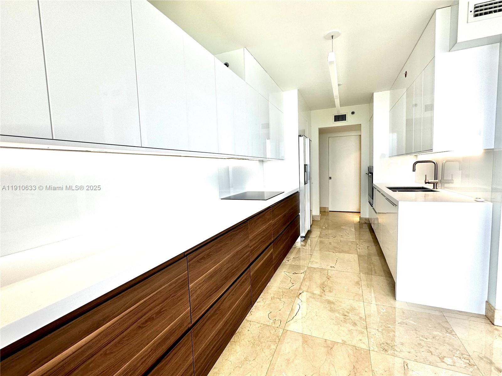 ST TROPEZ OCEAN CONDO - Residential Lease