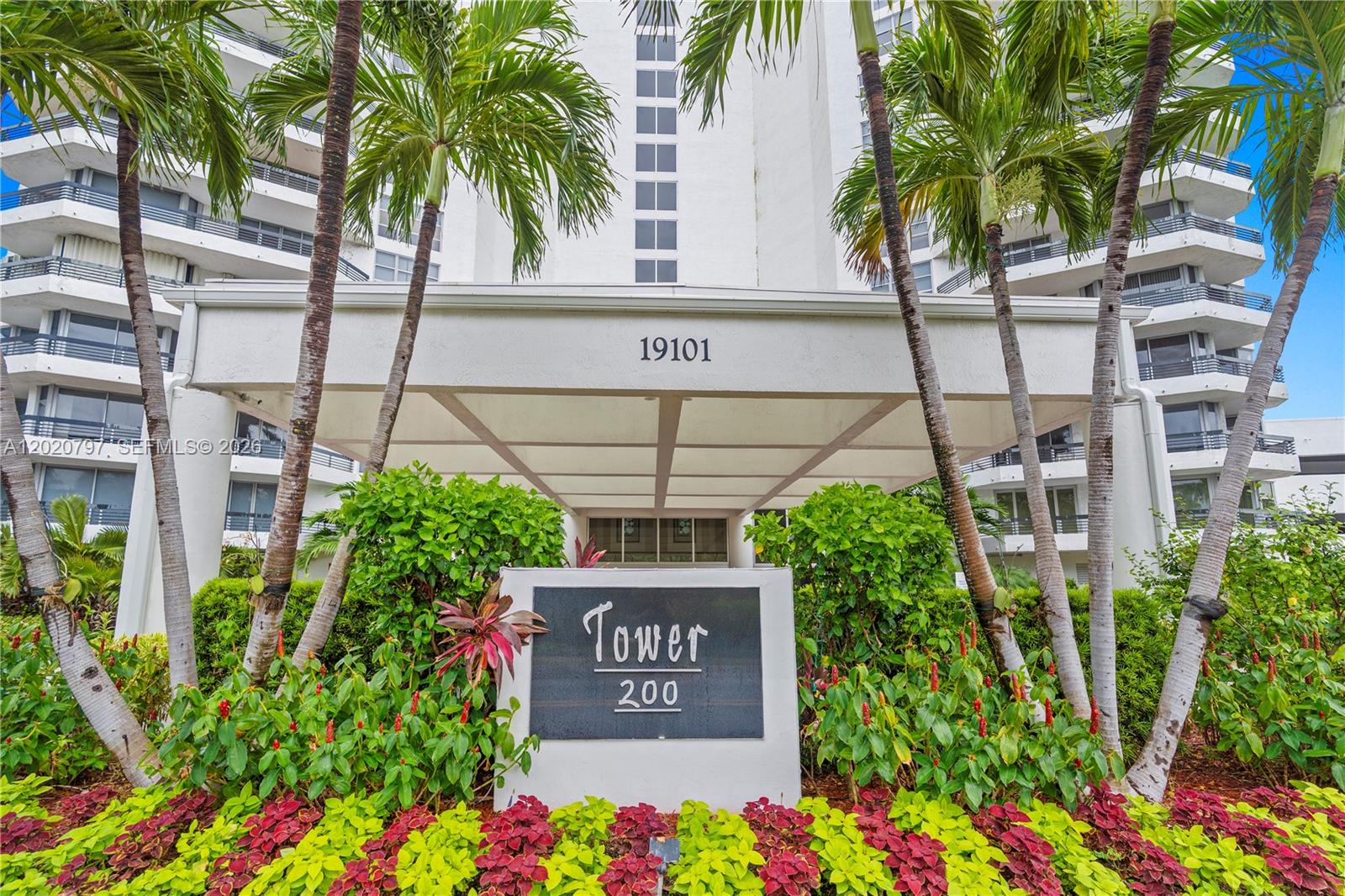 MYSTIC POINTE CONDO NO TH - Residential