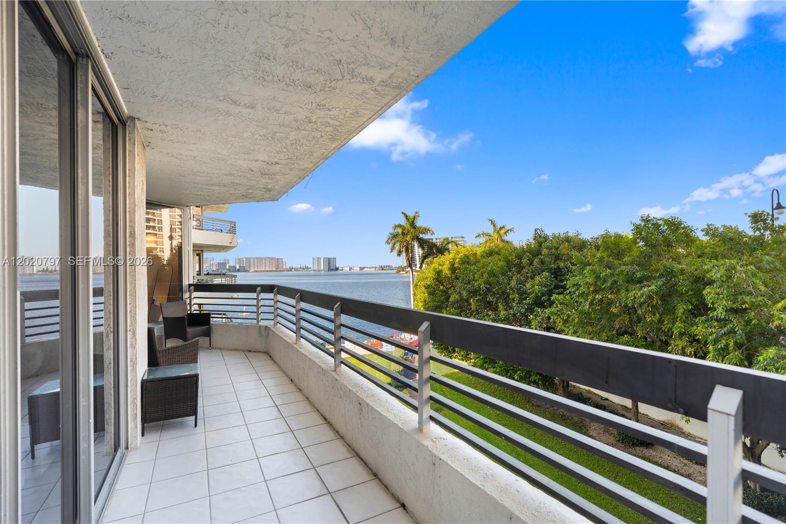 MYSTIC POINTE CONDO NO TH - Residential