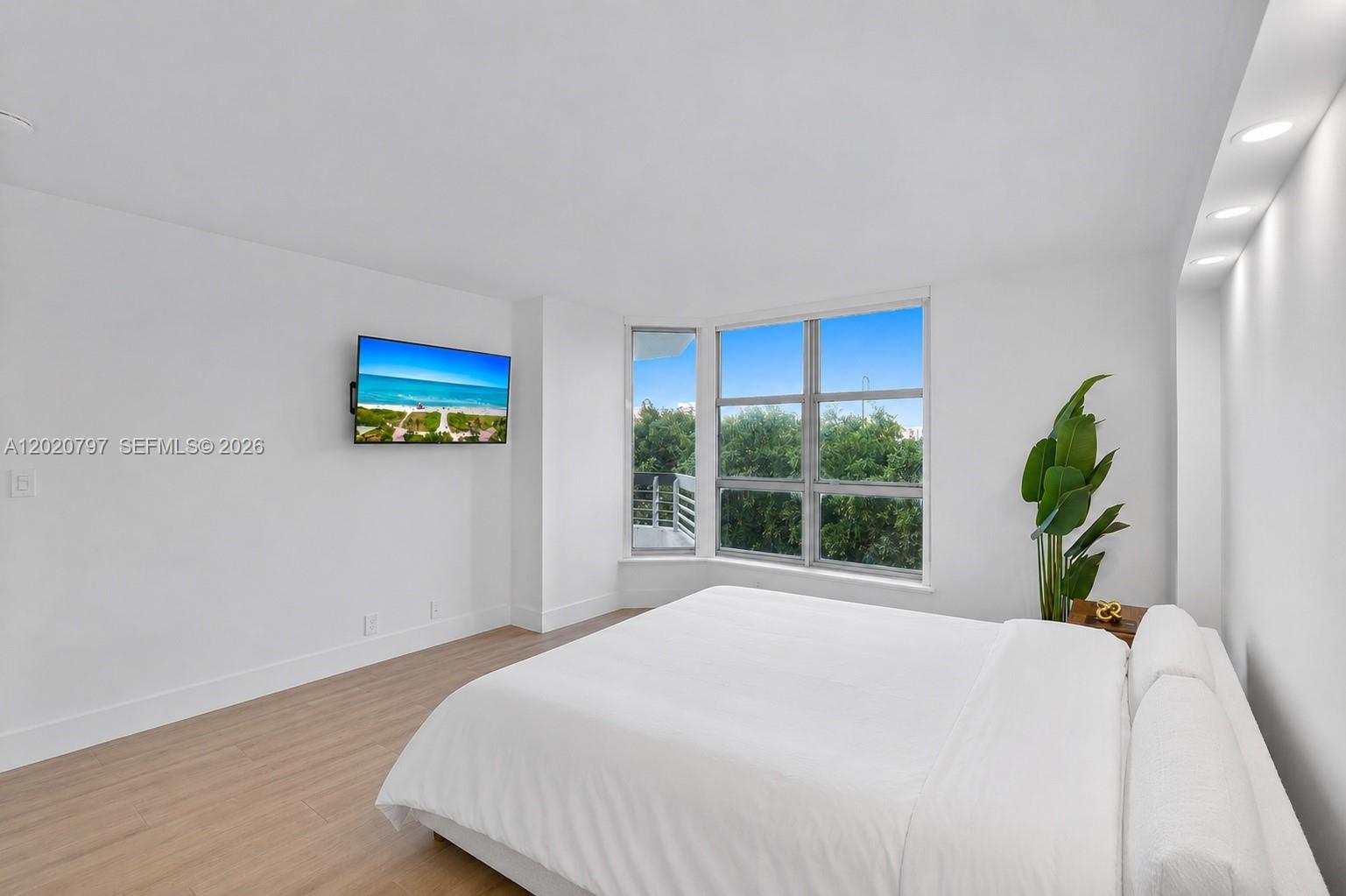 MYSTIC POINTE CONDO NO TH - Residential