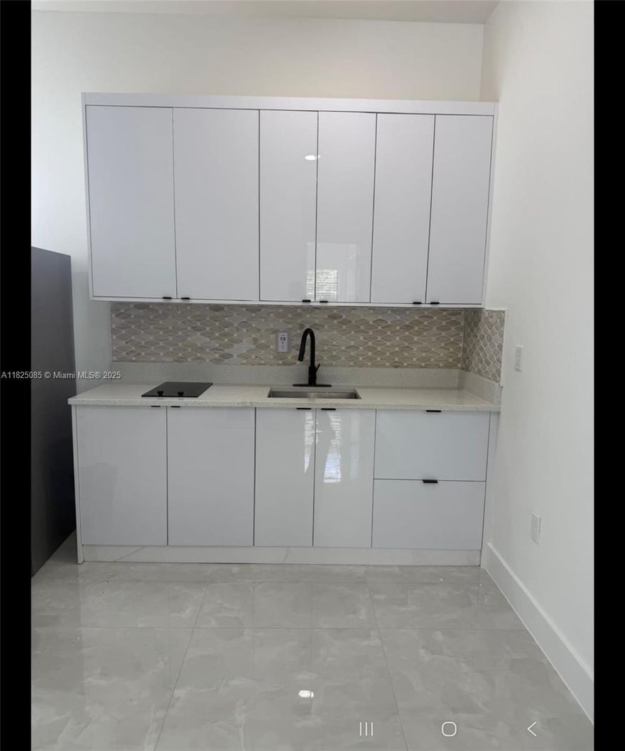 Live in Comfort and Style in This Beautiful NEW Apartment! Discover this modern 1-bedroom, 1-bathroom apartment, thoughtfully designed to provide the perfect balance of functionality and comfort. Ideal for couples or singles, this space offers contemporary finishes and a warm atmosphere that invites you to enjoy a hassle-free lifestyle. Highlights include: ? Modern kitchen with stainless steel appliances. ? Bright living area with large windows for natural light. ? Spacious bedroom with a generous closet. ? Stylish bathroom with high-quality fixtures. ? ALL UTILITIES INCLUDED: electricity, water, internet, and cable (no surprise bills!). ? Central air conditioning and heating.