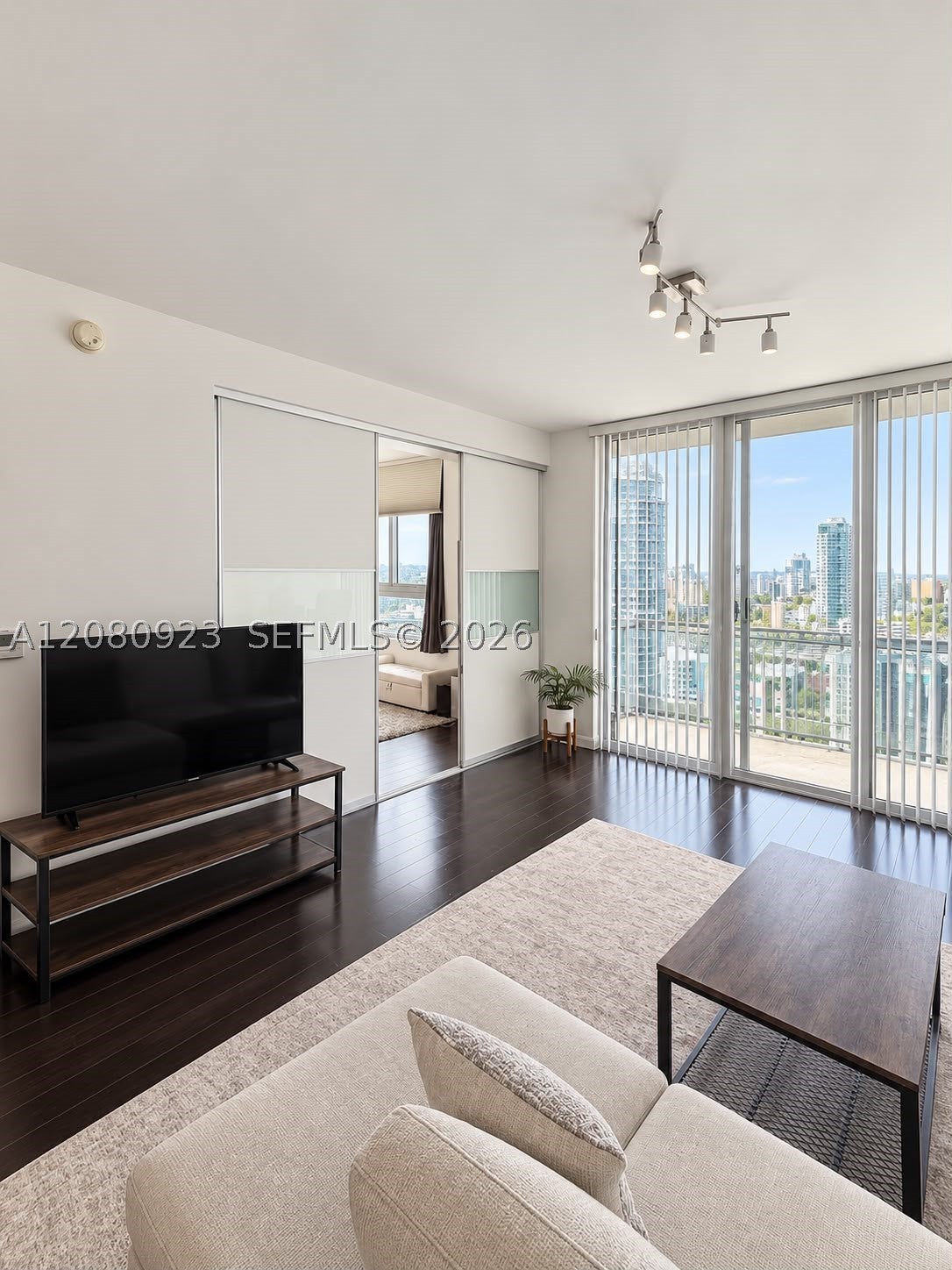 90 SW 3rd St 2210
