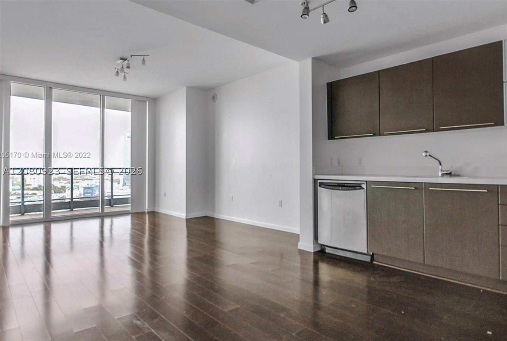 90 SW 3rd St 2210