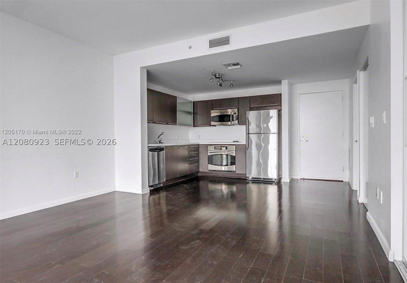 90 SW 3rd St 2210