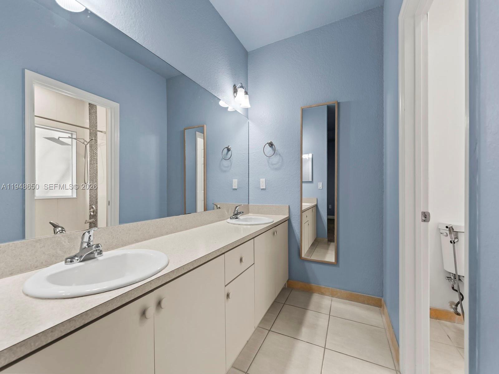 SEASTONE TOWNHOMES - Residential