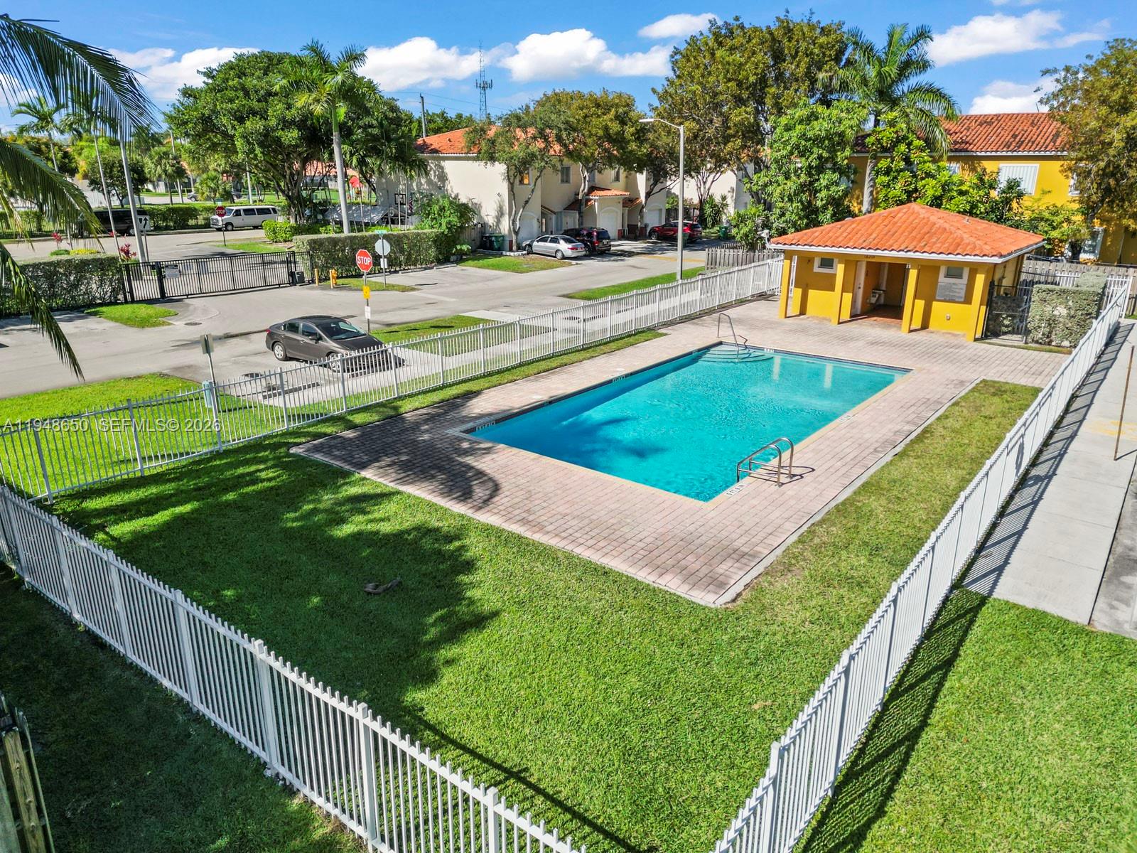 SEASTONE TOWNHOMES - Residential