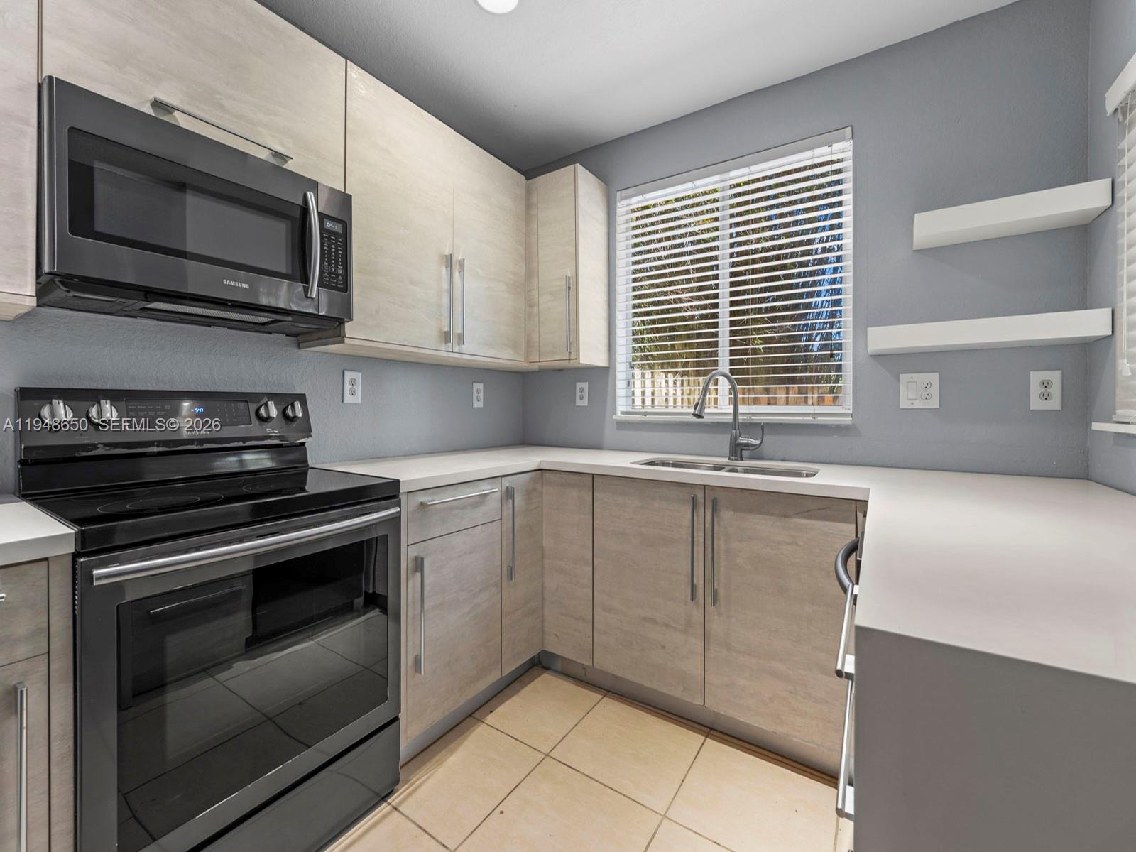 SEASTONE TOWNHOMES - Residential