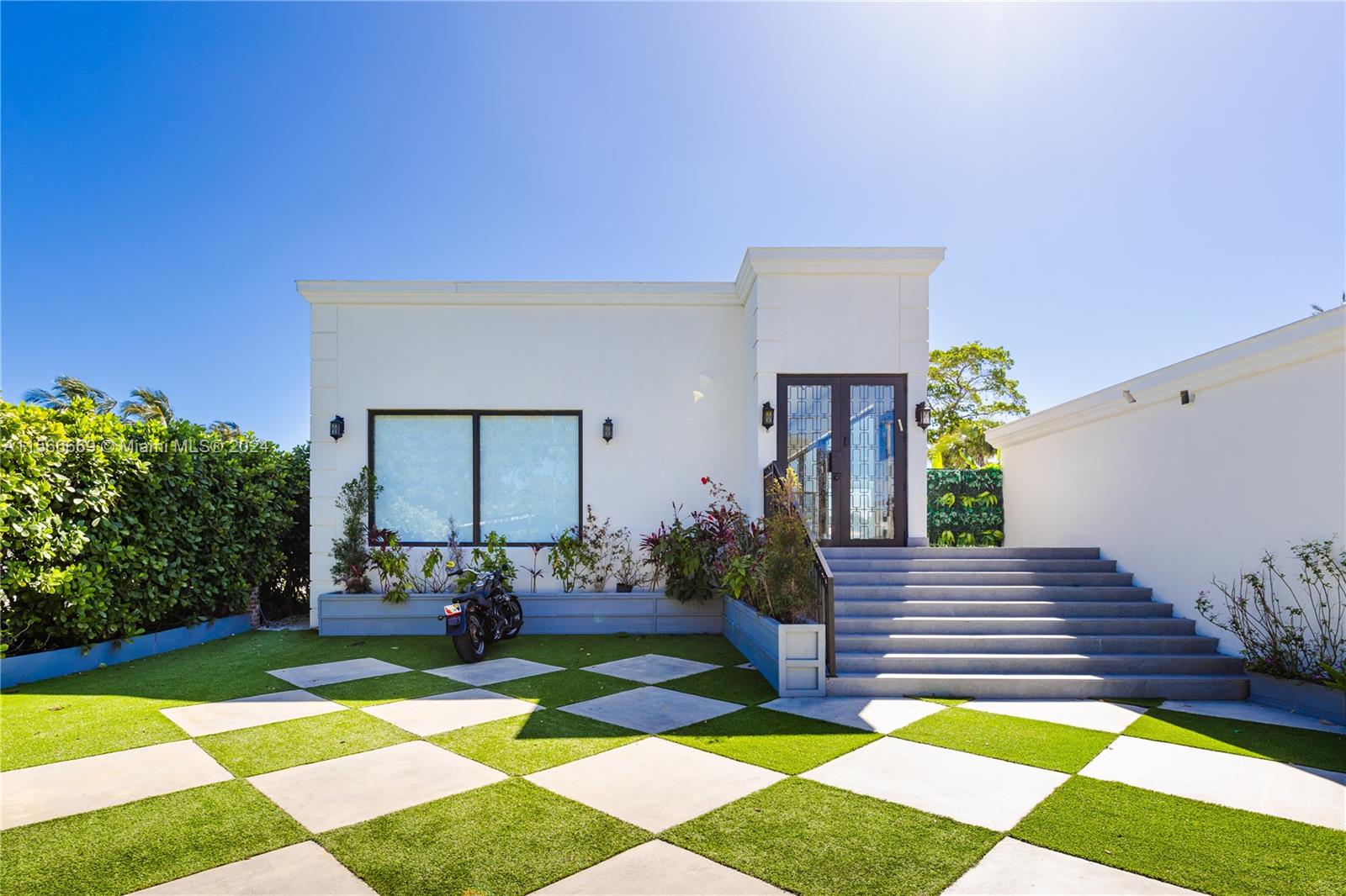 BISCAYNE POINT - Residential