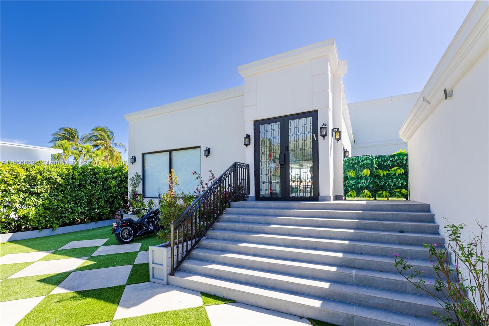 BISCAYNE POINT - Residential