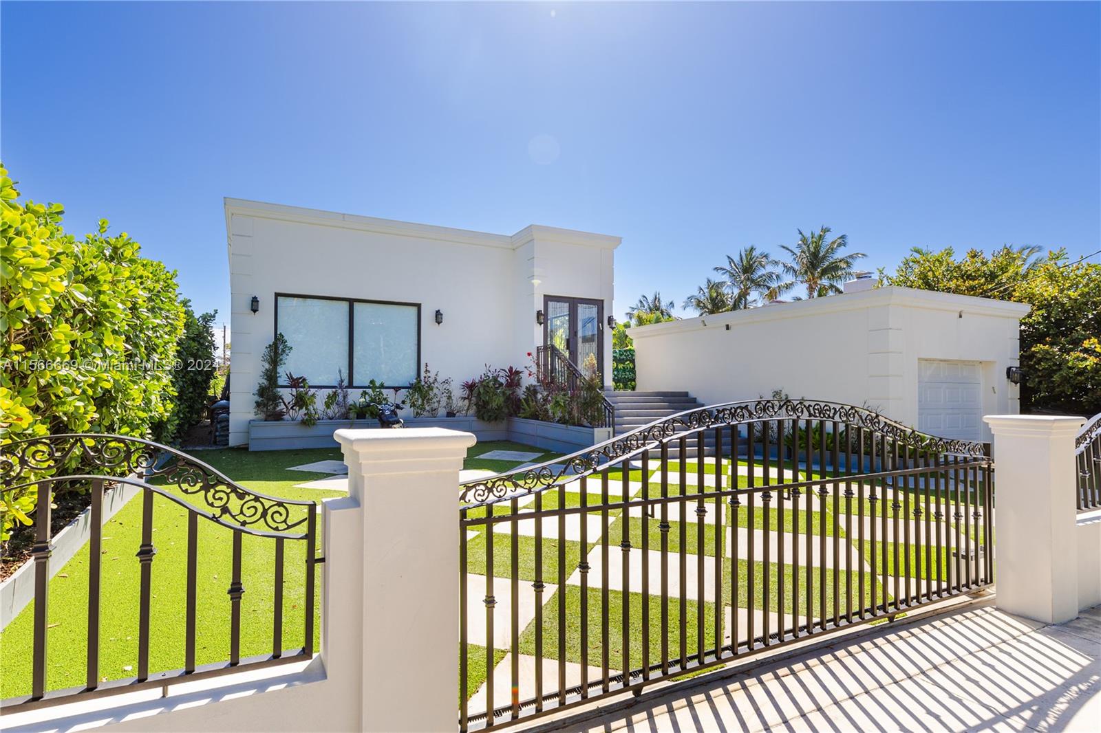 BISCAYNE POINT - Residential