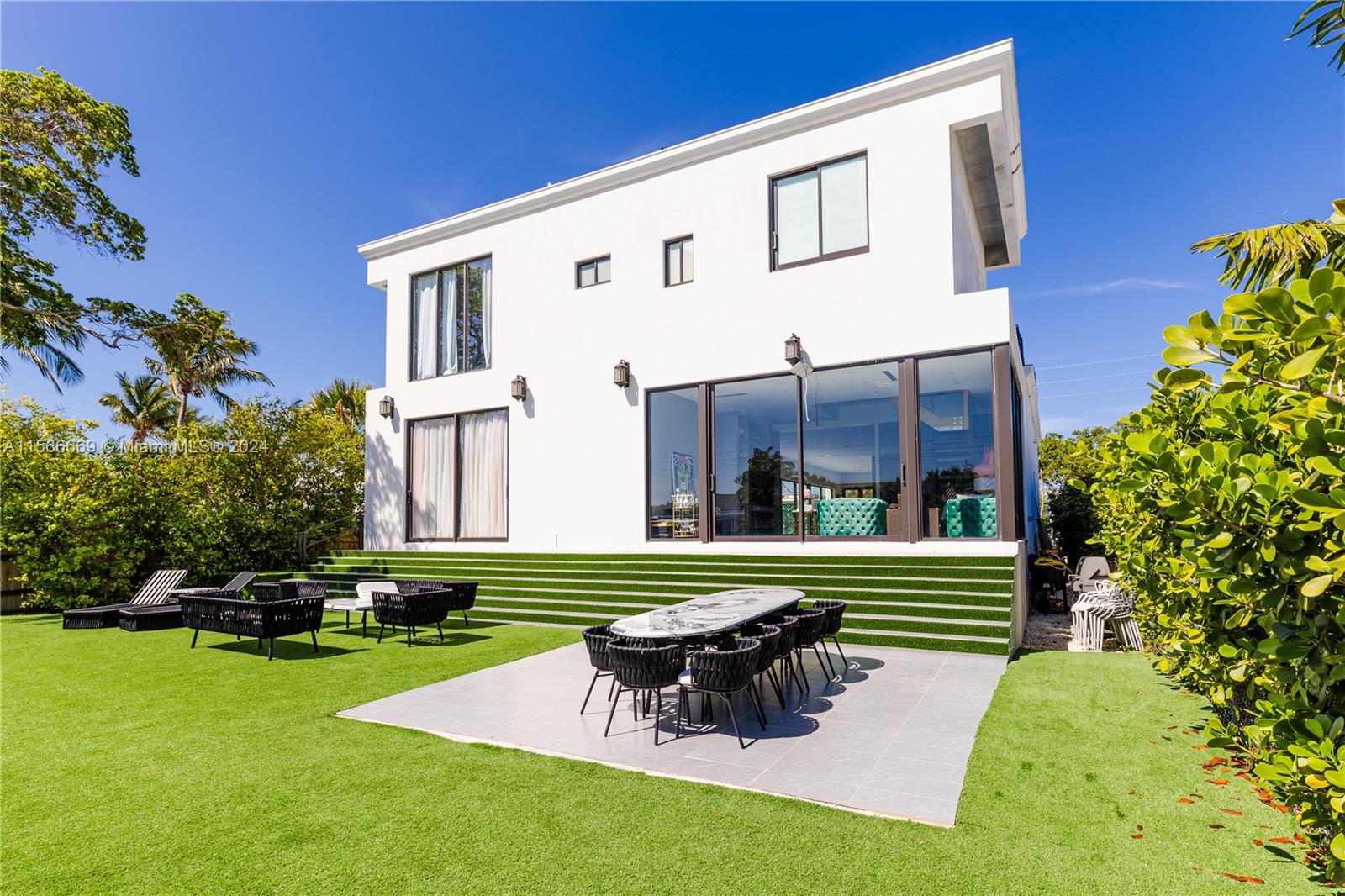 BISCAYNE POINT - Residential