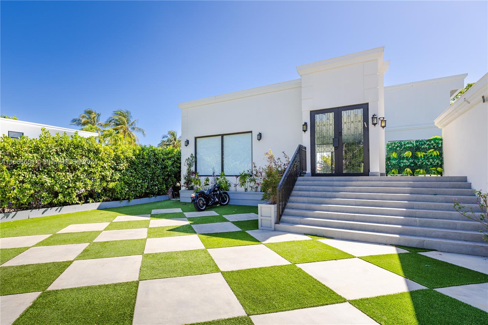 BISCAYNE POINT - Residential