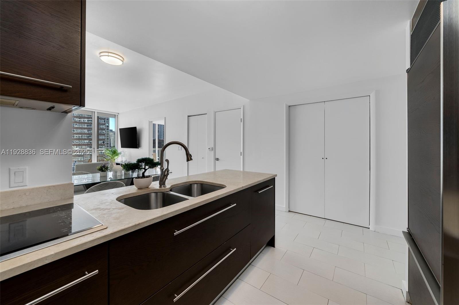 ICON BRICKELL CONDO NO 3 - Residential