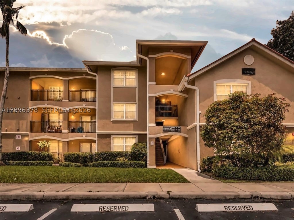 Photo of 220 SW 116th Ave #15105, Pembroke Pines, FL 33025 (MLS # A12096378)