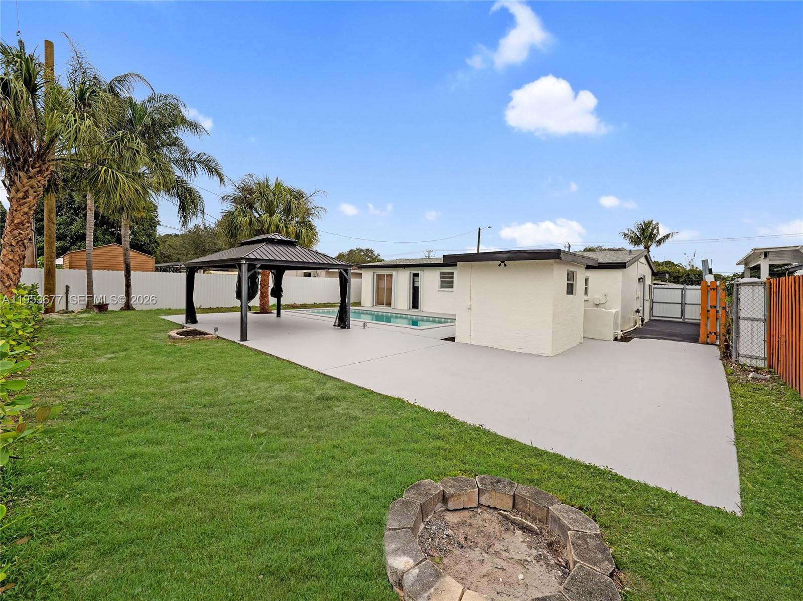 HERITAGE HOMES - Residential