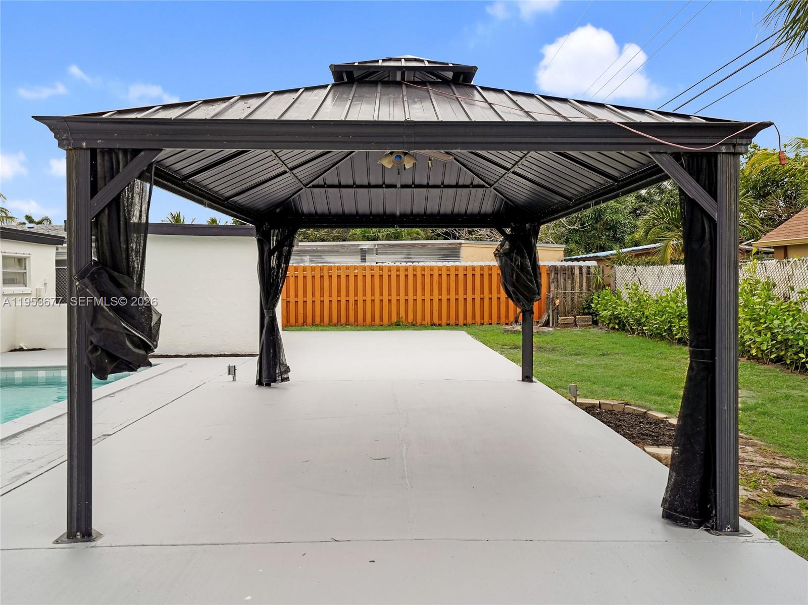 HERITAGE HOMES - Residential