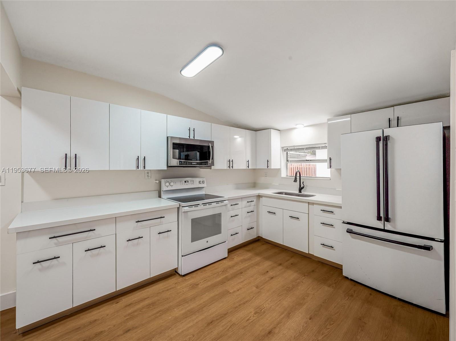 HERITAGE HOMES - Residential