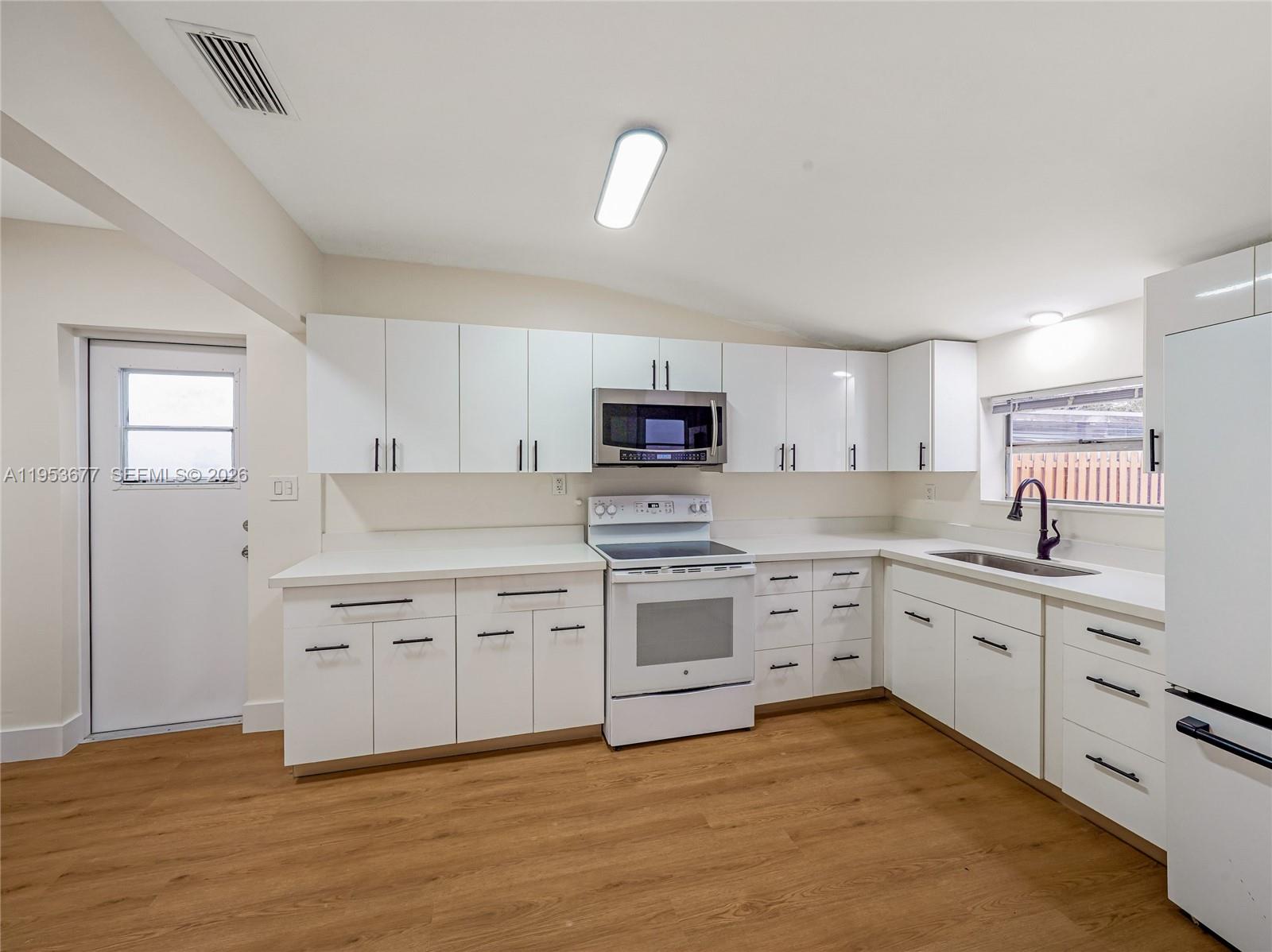 HERITAGE HOMES - Residential