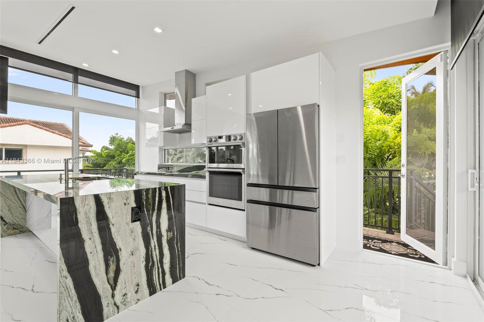 SWEETWATER ESTS SUB - Residential