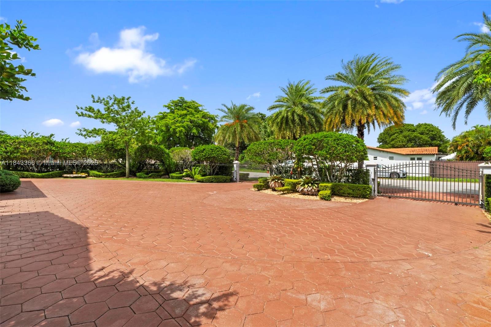 185 SW 130th Ave