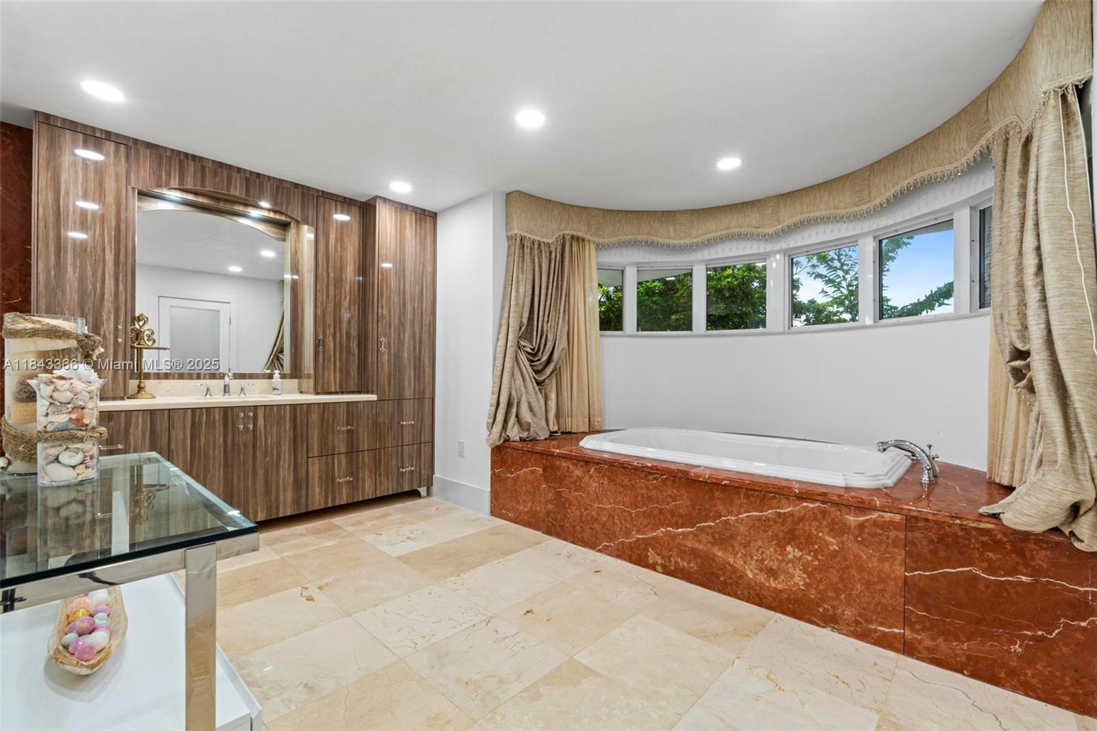 SWEETWATER ESTS SUB - Residential