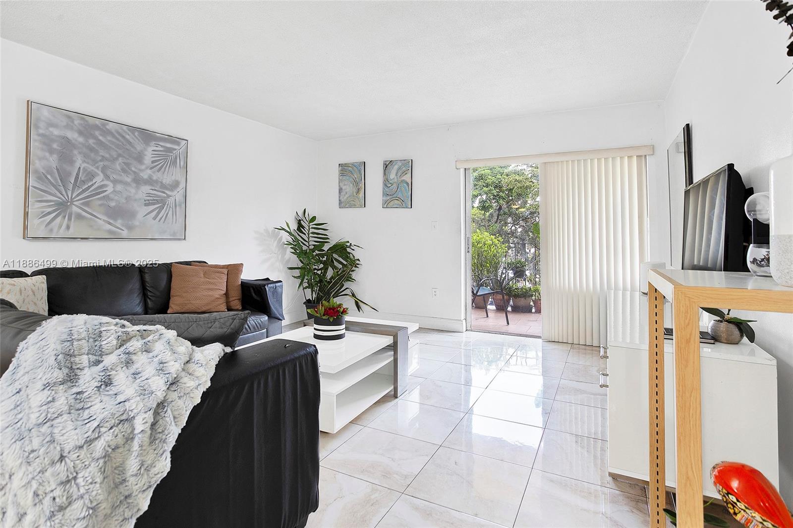 PALM-EAST GARDENS CONDO - Residential