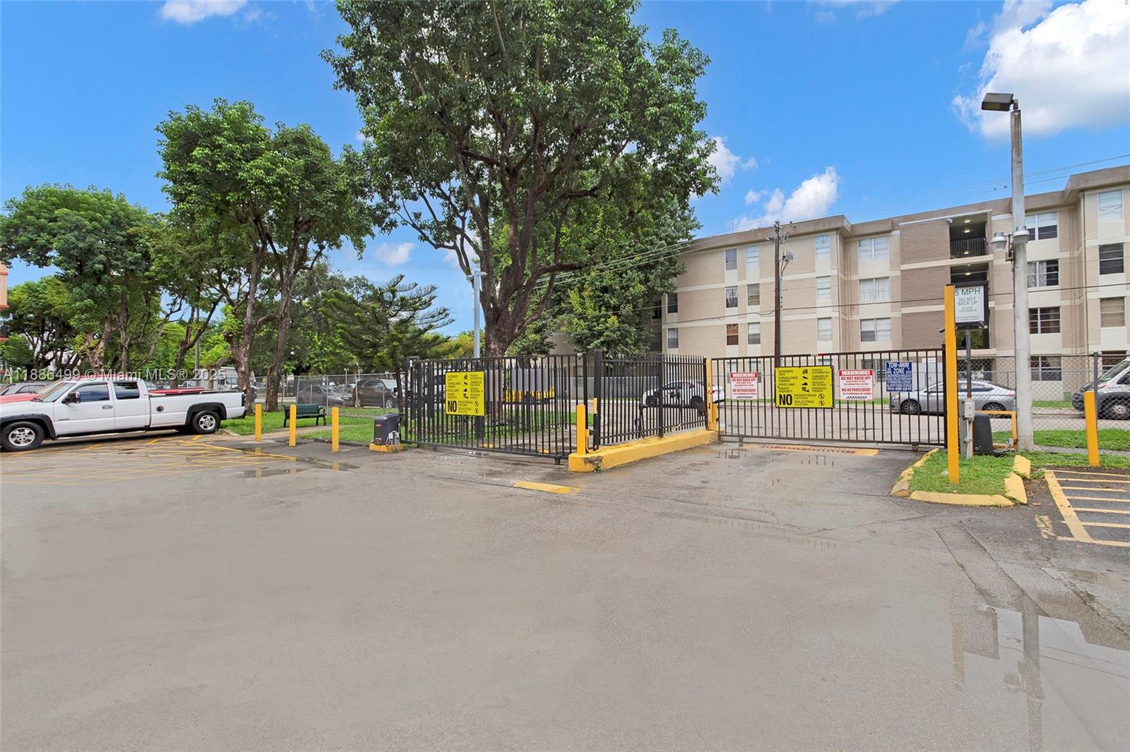 PALM-EAST GARDENS CONDO - Residential