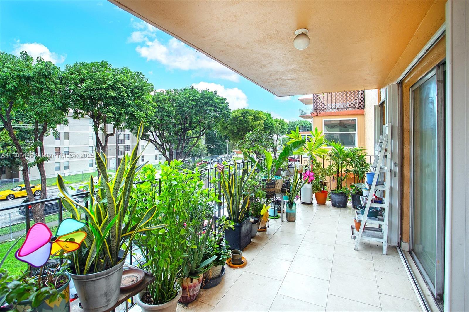 PALM-EAST GARDENS CONDO - Residential