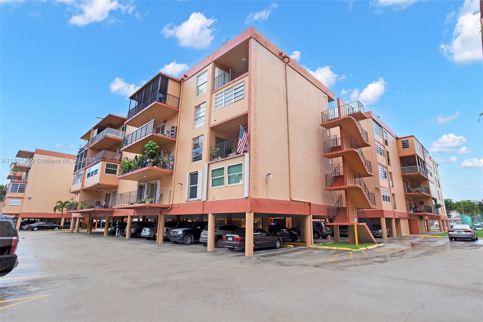 PALM-EAST GARDENS CONDO - Residential
