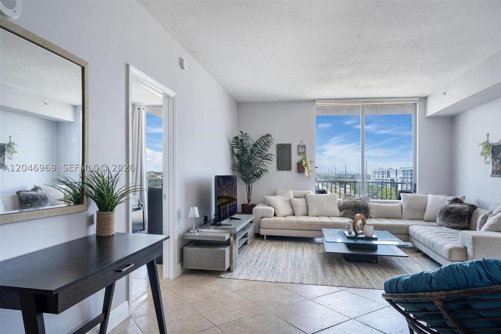 Photo of 140 S Dixie Hwy #609, Hollywood, FL 33020 (MLS # A12046969)